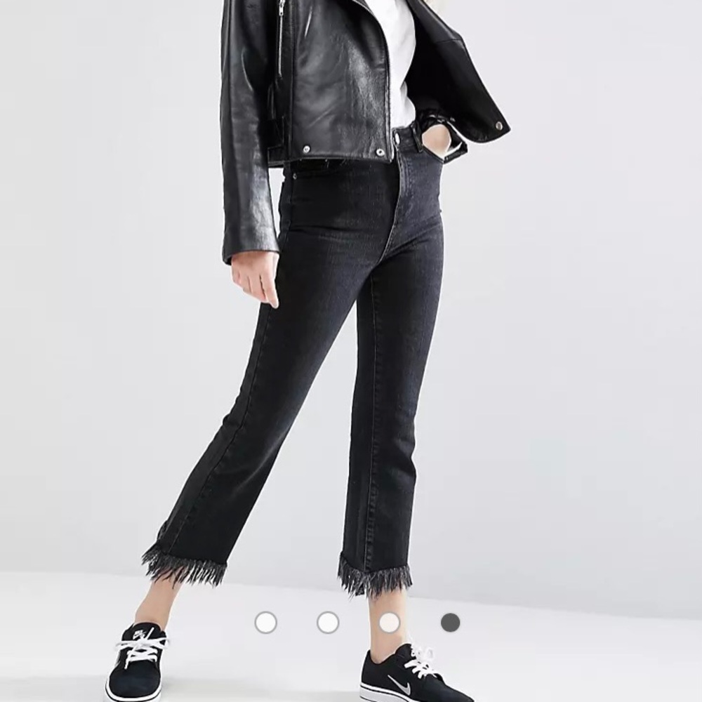 NEW LOOK ASOS Crop Kick Flare Raw Edge black Jean women’s size 27 EUC